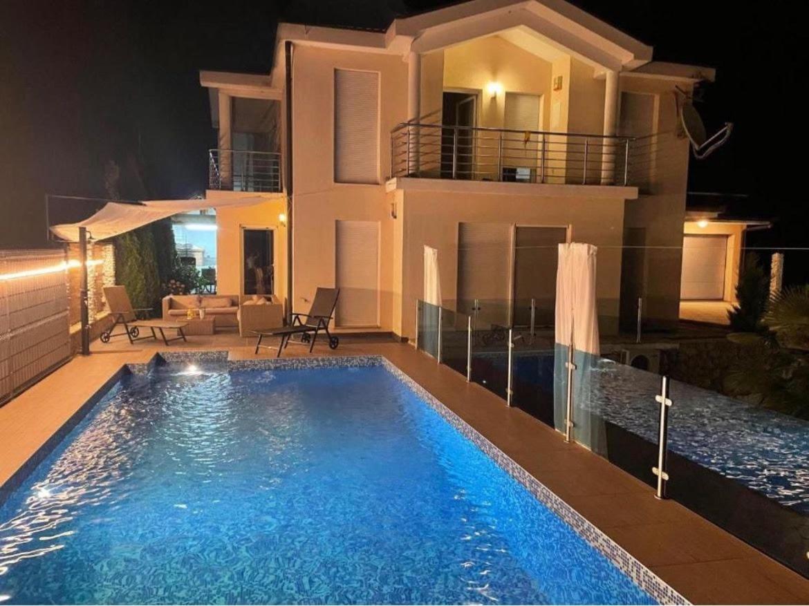 Ferienhaus Siroki Brijeg Ngoại thất bức ảnh